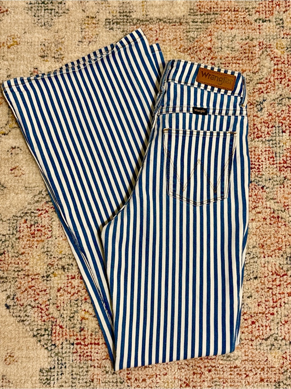 Wrangler Women's High Rise-Fierce Flare Blue & White Vertical Stripe Size 0x32